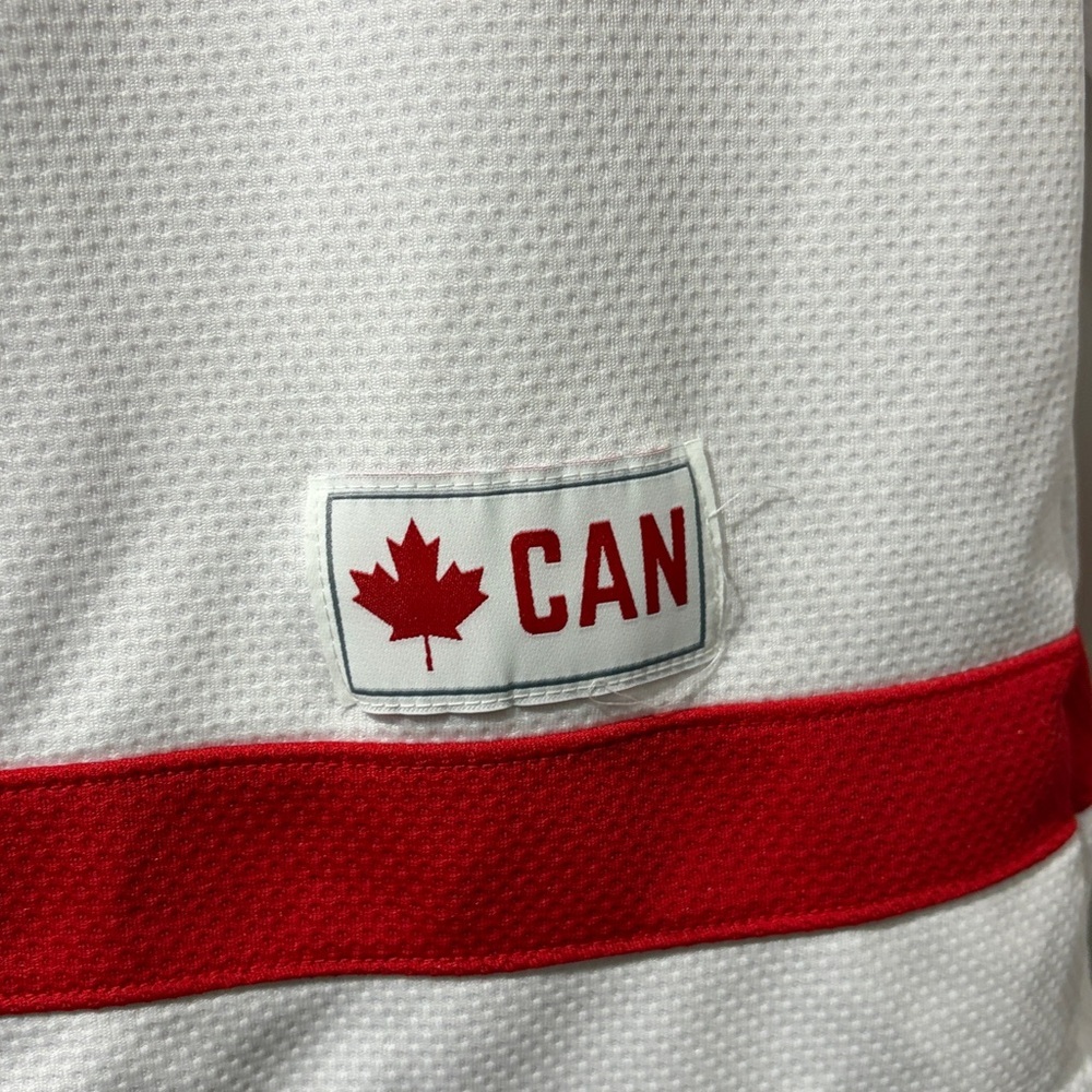 Canada Hockey Jersey with Red and Black Maple Leaf - Picture 5 of 6